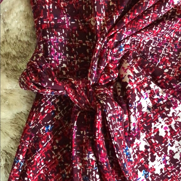 Flattering Donna Morgan dress - Picture 3 of 6